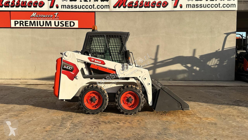 Lopatový nakládač Bobcat S100 4X4