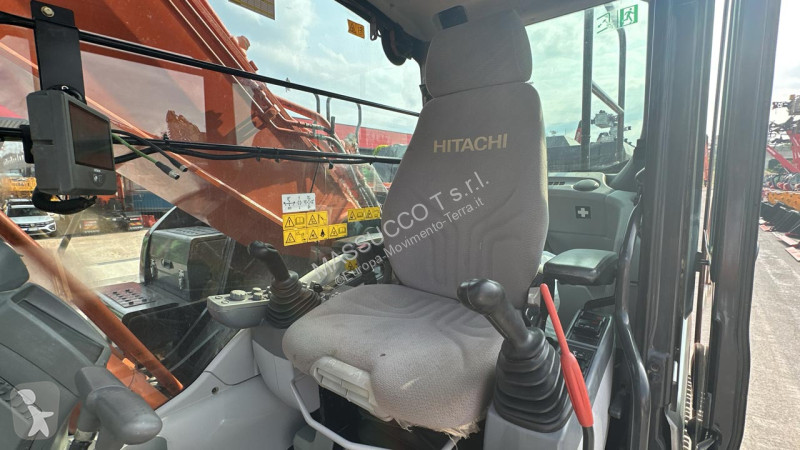 Rýpadlo Hitachi 6
