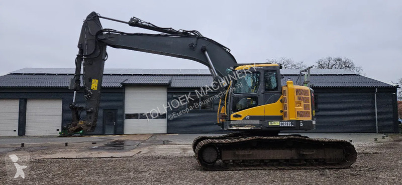 Escavatore Volvo ECR 235
