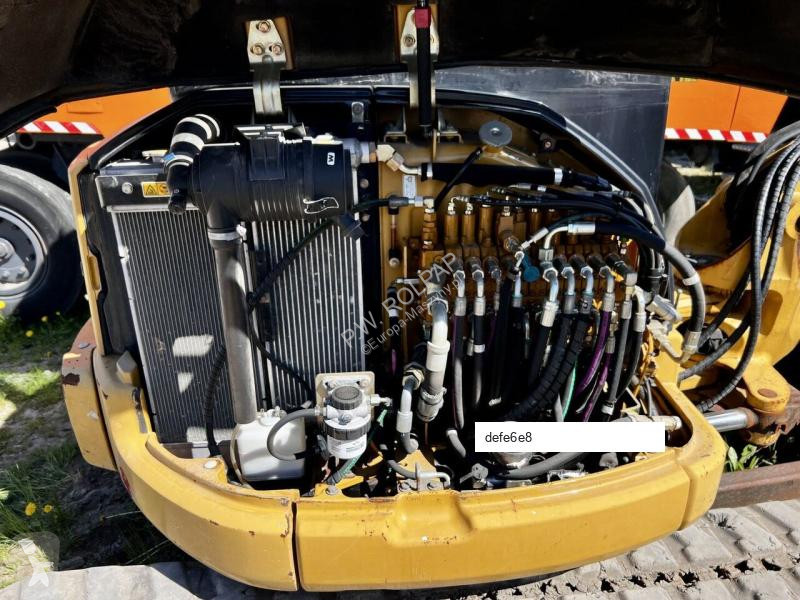 Lopatový nakládač Caterpillar CAT 304C