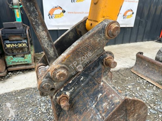 Lopatový nakládač JCB à 18 500 € ht
