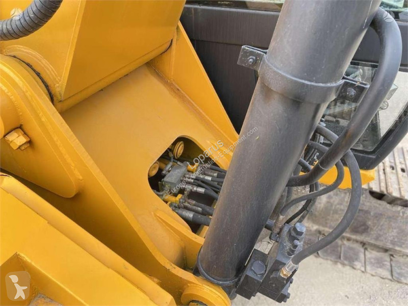 Rýpadlo JCB ISUZU MANUAL PUMP