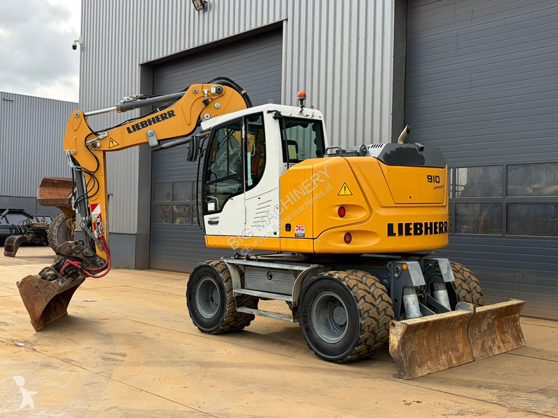 جرافة Liebherr Compact