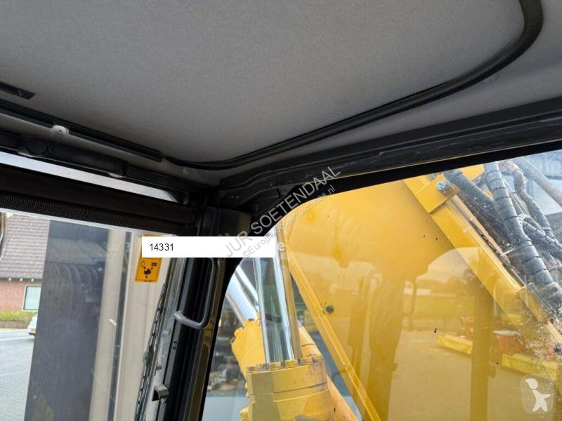 جرافة Komatsu 10