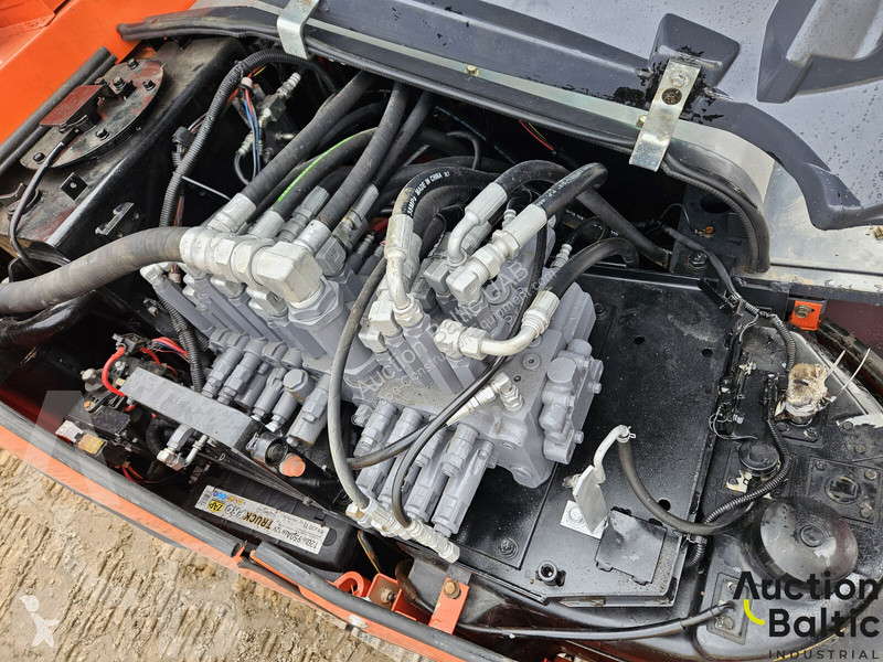 Экскаватор Kubota KX 183-3
