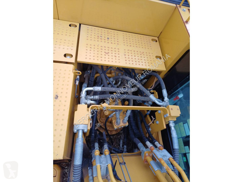 Excavator Caterpillar 318FL