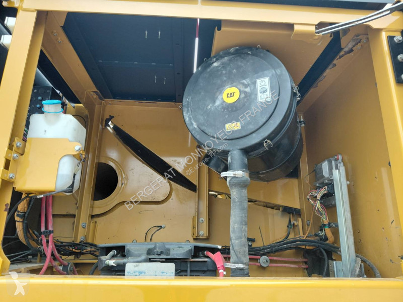 Rýpadlo Caterpillar 390F