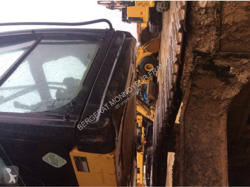 Rýpadlo Caterpillar 320F