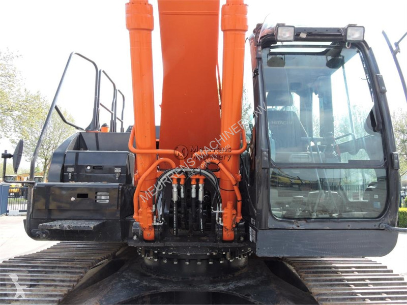 جرافة Hitachi 0