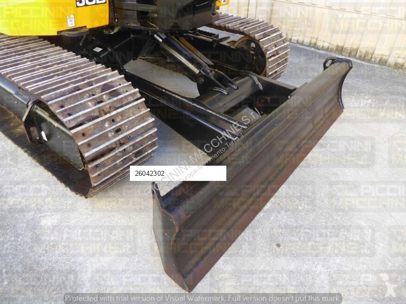 Lopatový nakládač JCB