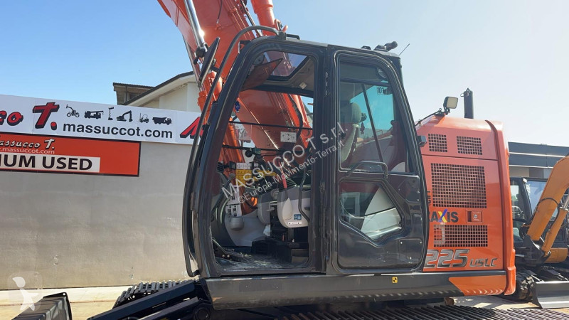 Rýpadlo Hitachi