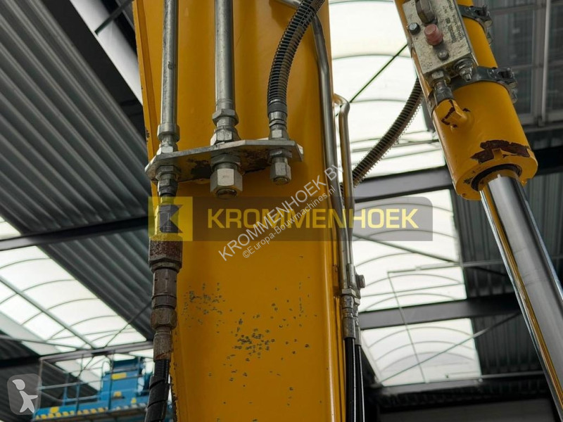 جرافة Komatsu MR-10