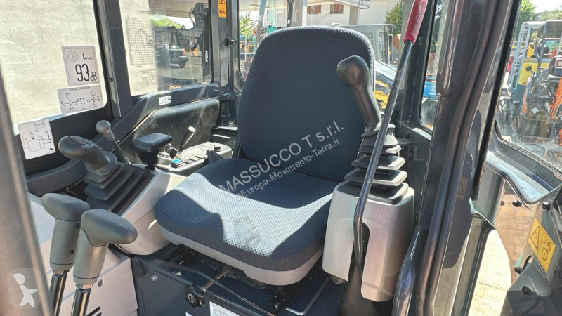 جرافة Kobelco SK28SR-6E
