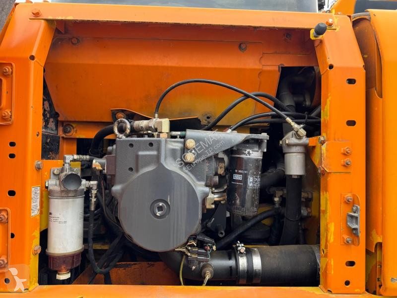 جرافة Komatsu