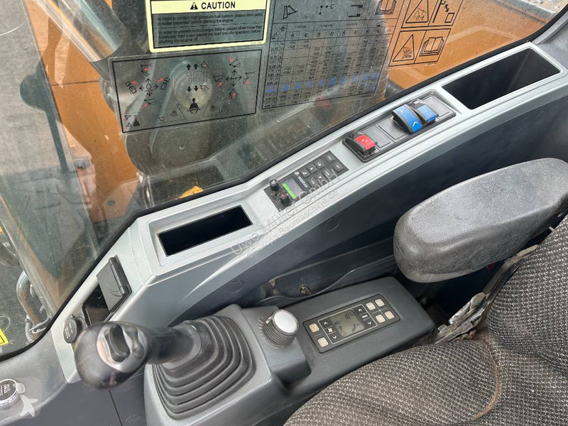 جرافة Hyundai HX 130 ALCR Kettenbagger 76.000...