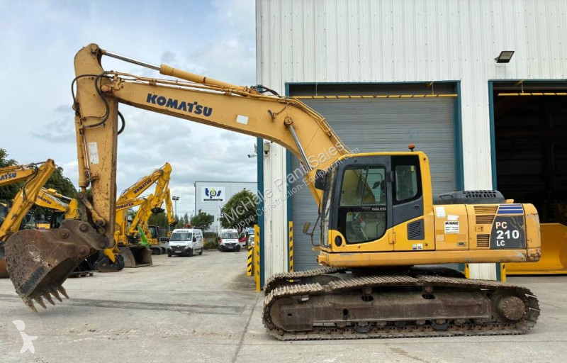 جرافة Komatsu LC8