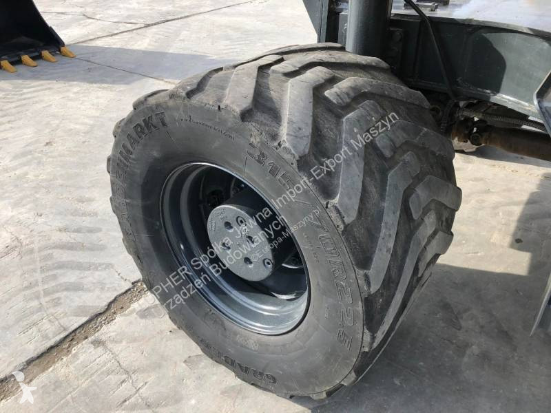 Lopatový nakládač Komatsu PW180-7E0