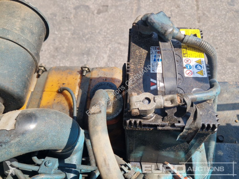 جرافة Kubota KH007