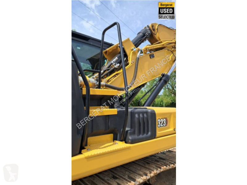 Excavadora Caterpillar 323