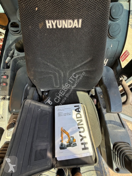 جرافة Hyundai HX 220 L - L - HX 220