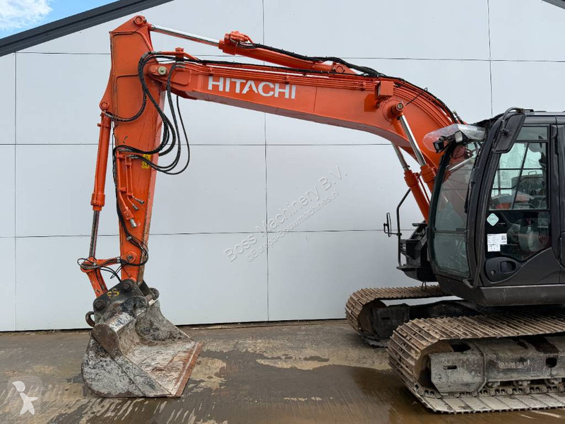 جرافة Hitachi - Quick Coupler / Automatic Greasing