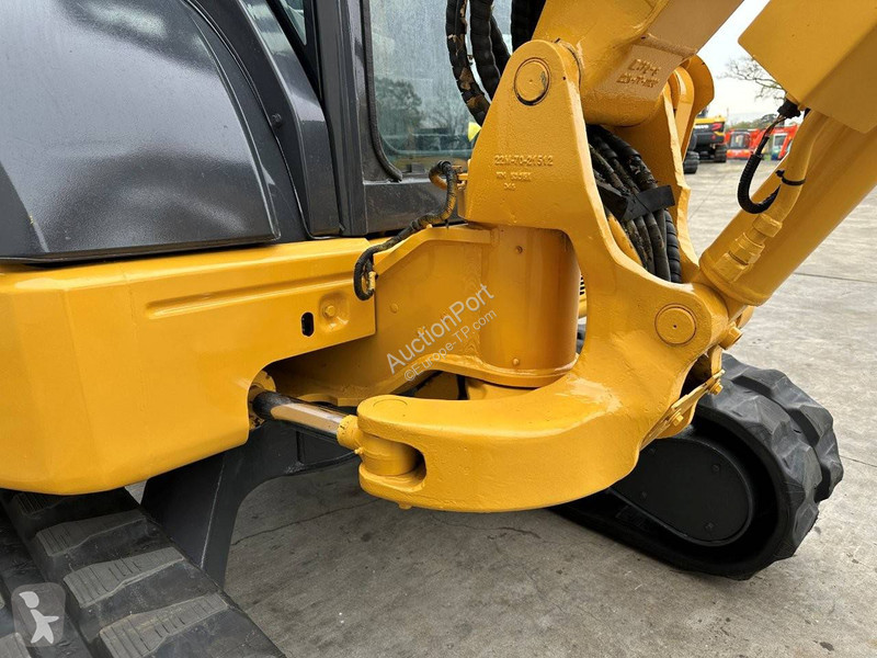 Rýpadlo Komatsu MR-2