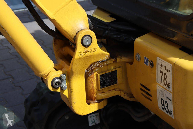 جرافة Komatsu PC16R-3HS