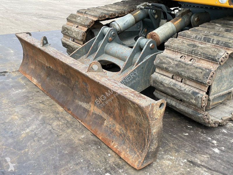 جرافة Liebherr R914 Compact