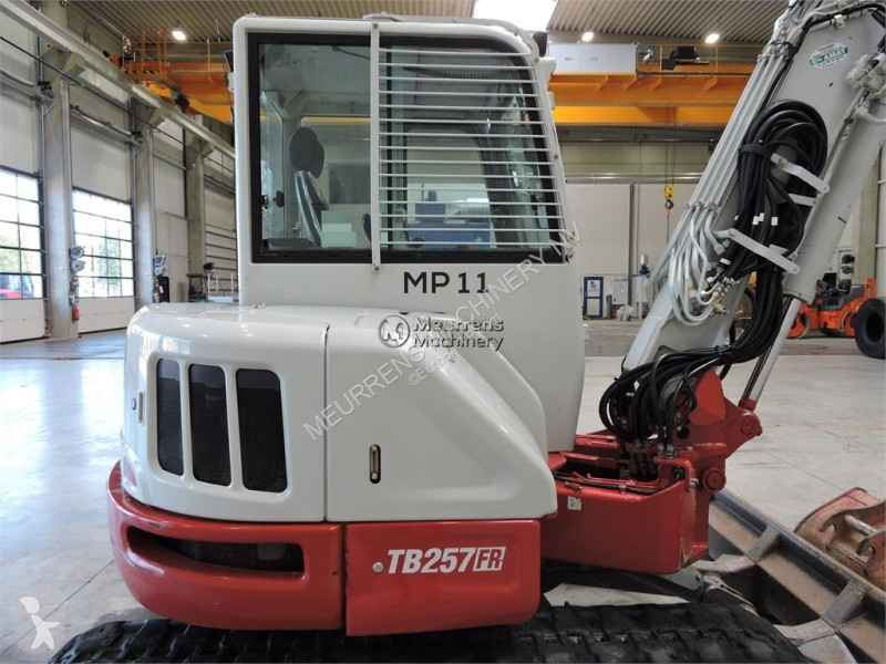جرافة Takeuchi TB257FR Powertilt