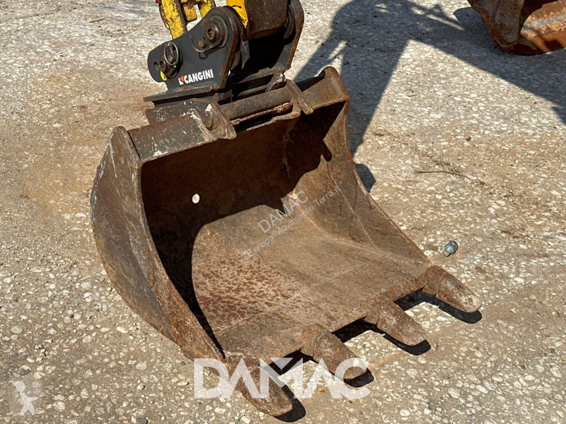 جرافة Komatsu
