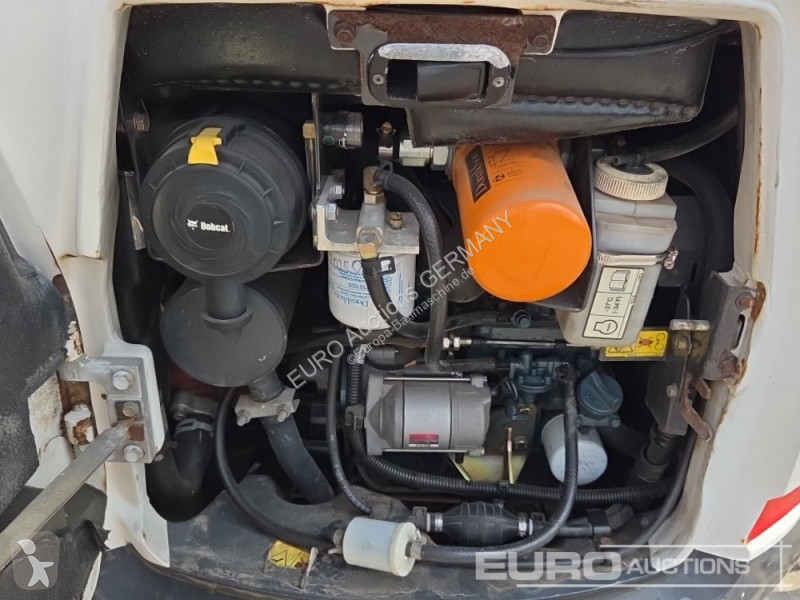 Багер Bobcat E20
