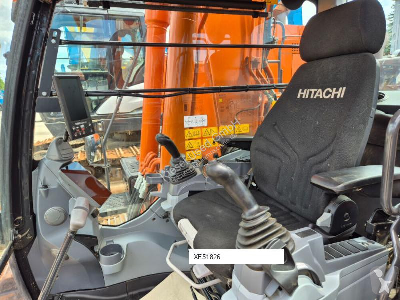 Rýpadlo Hitachi 7