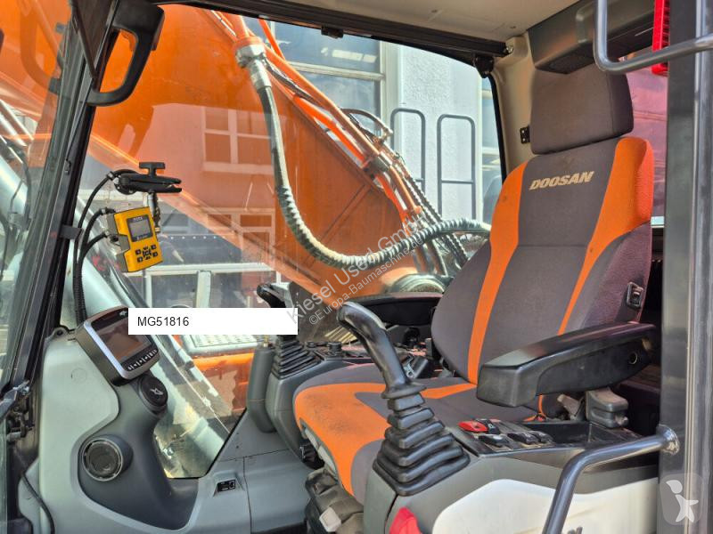 جرافة Doosan 5