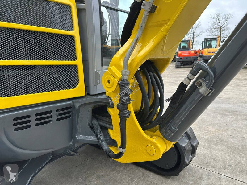 جرافة Neuson 50Z3