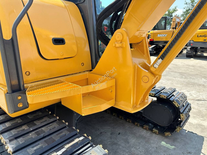 Rýpadlo Komatsu 7
