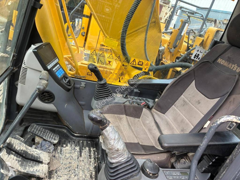 جرافة Komatsu LC10