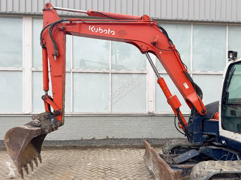 Lopatový nakládač Kubota 0803