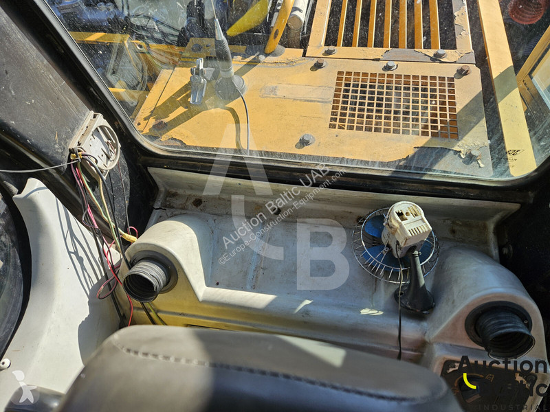 Excavator JCB