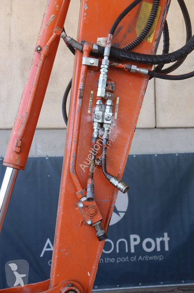 Lopatový nakládač Hitachi Zaxis B-6