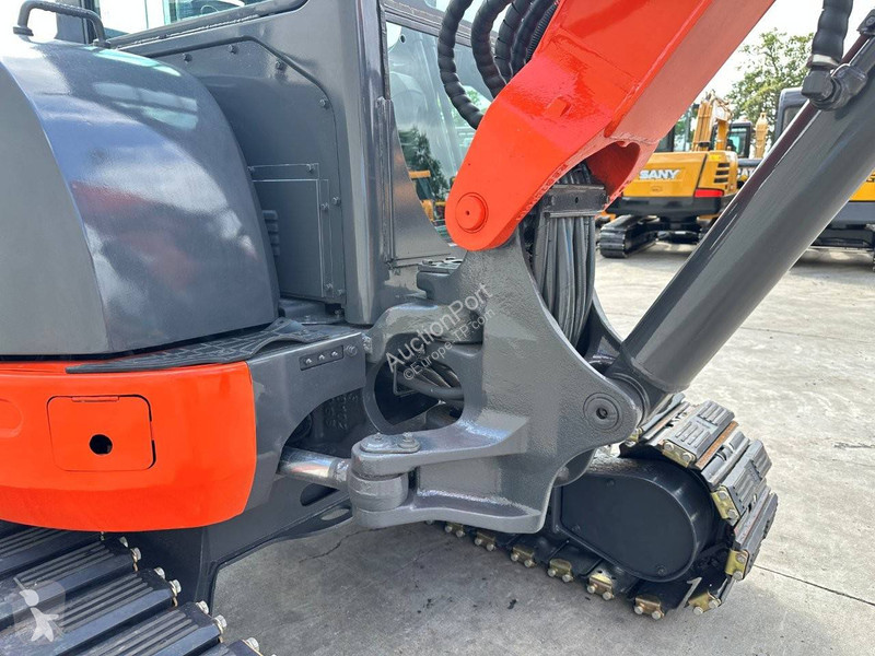 Excavadora Kubota KX155-3SZ