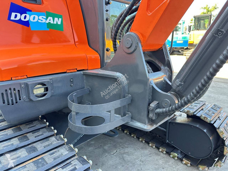 جرافة Doosan 9C