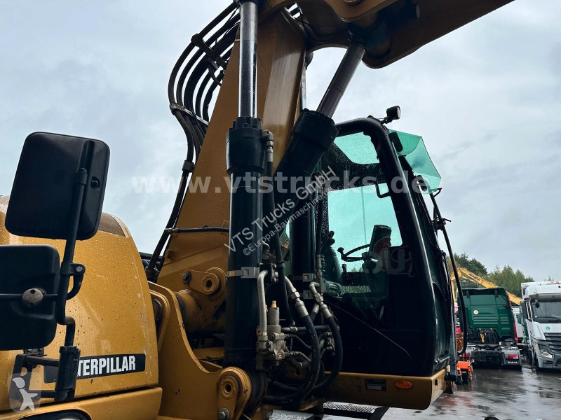 Caterpillar D 4x4 inkl. Löffel 2011 129kW ink....