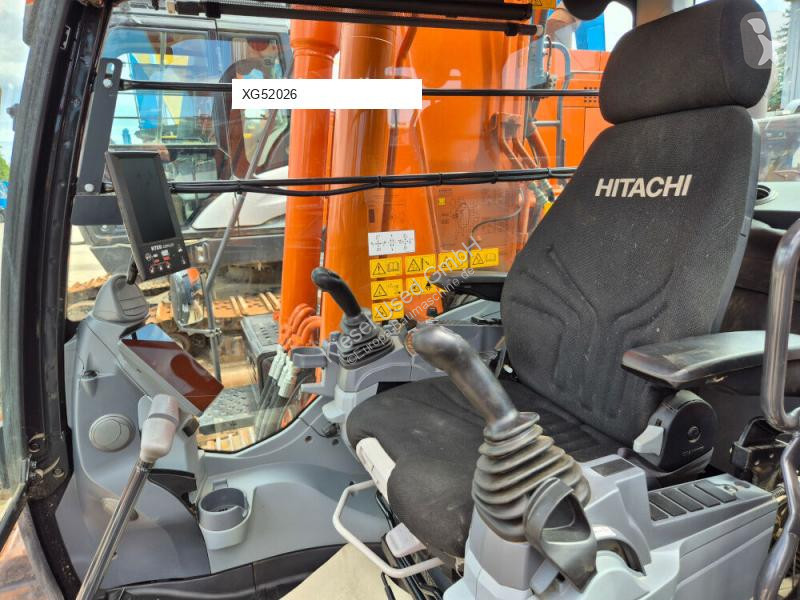 Pelle Hitachi 7