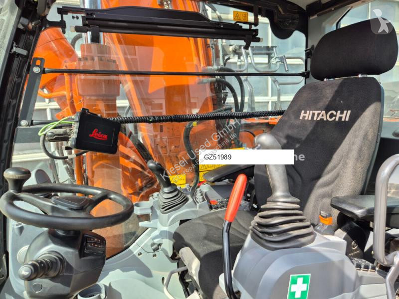 Excavadora Hitachi ZX220W-7