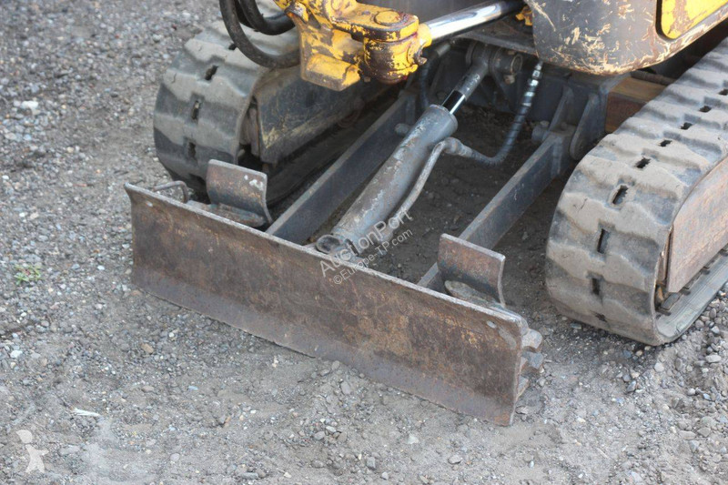 جرافة Yanmar E10SR