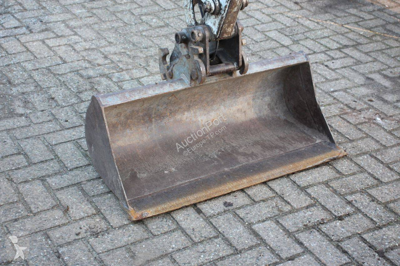 جرافة Takeuchi