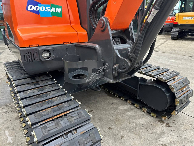 Escavadora Doosan 9C