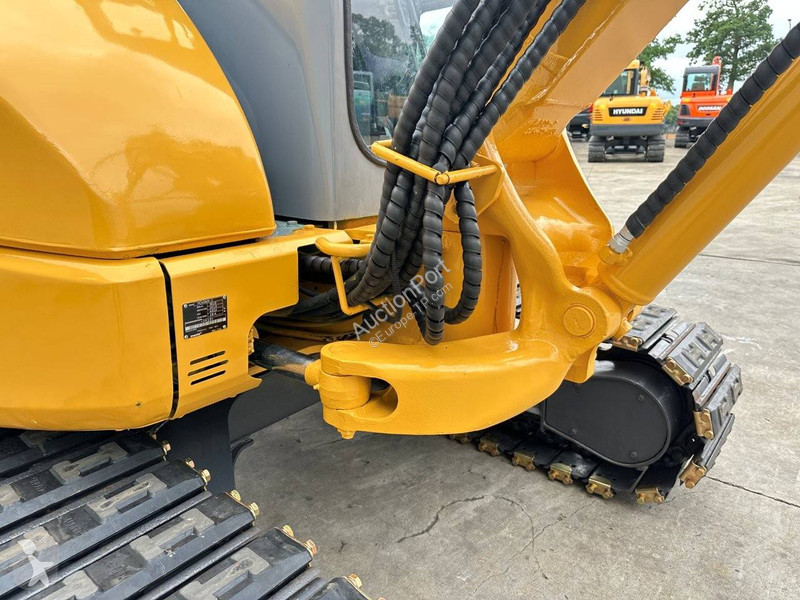 Екскаватор Komatsu