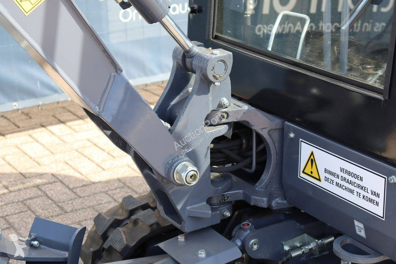 Екскаватор Eurotrac SQ18A/HE18CP