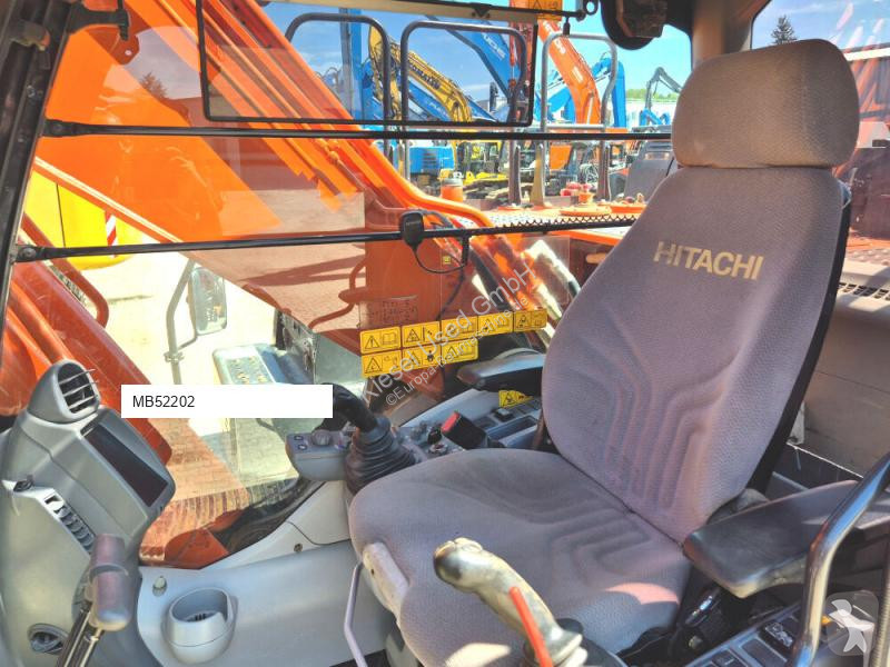 Экскаватор Hitachi